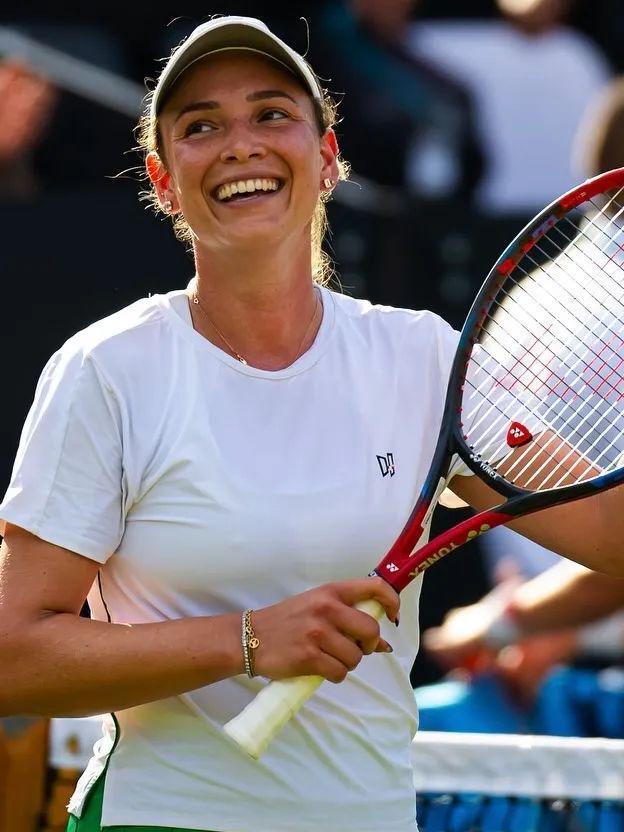 我们拭目以 我们拭目以